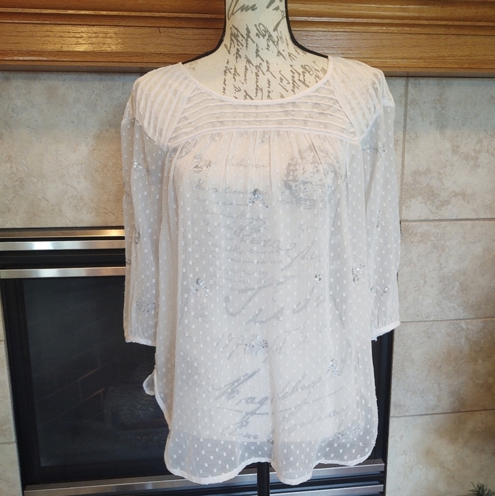 💥3/$20 Lauren Conrad XS Sheer White Shirt!